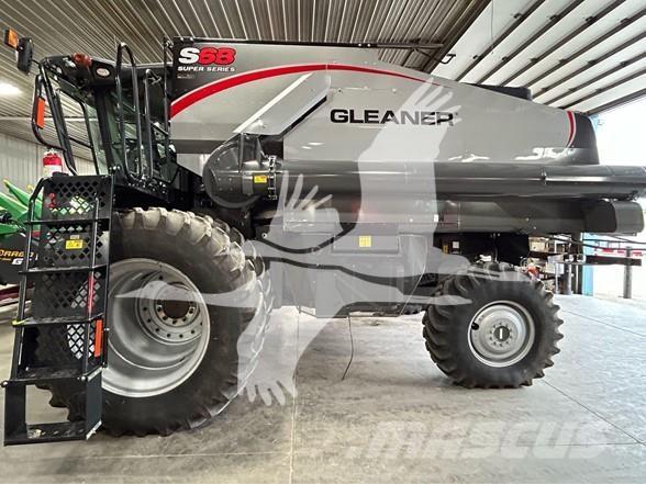 Gleaner S68 Combine harvesters