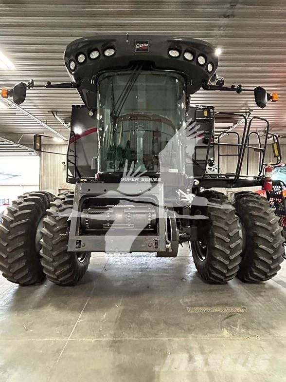 Gleaner S68 Combine harvesters