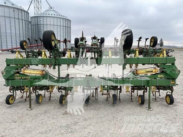 John Deere 85 Row crop cultivators