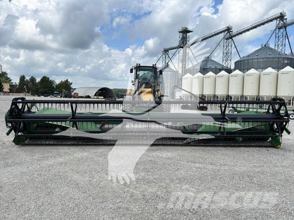 John Deere 925 Combine harvester heads
