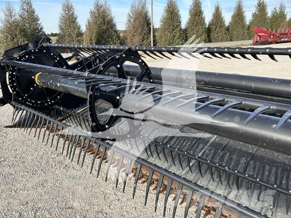 MAC DON FD140 Combine harvester heads