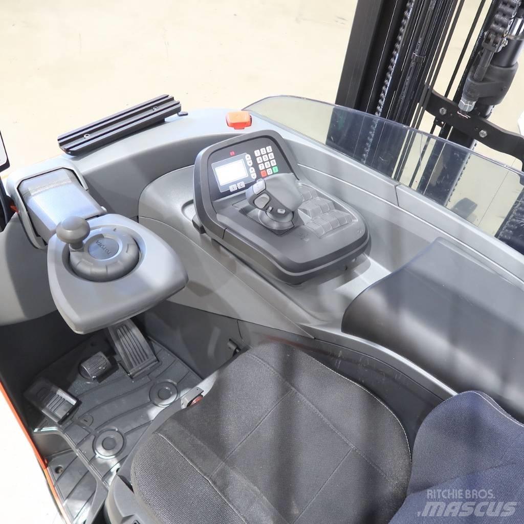 Toyota RRE160H Reach trucks