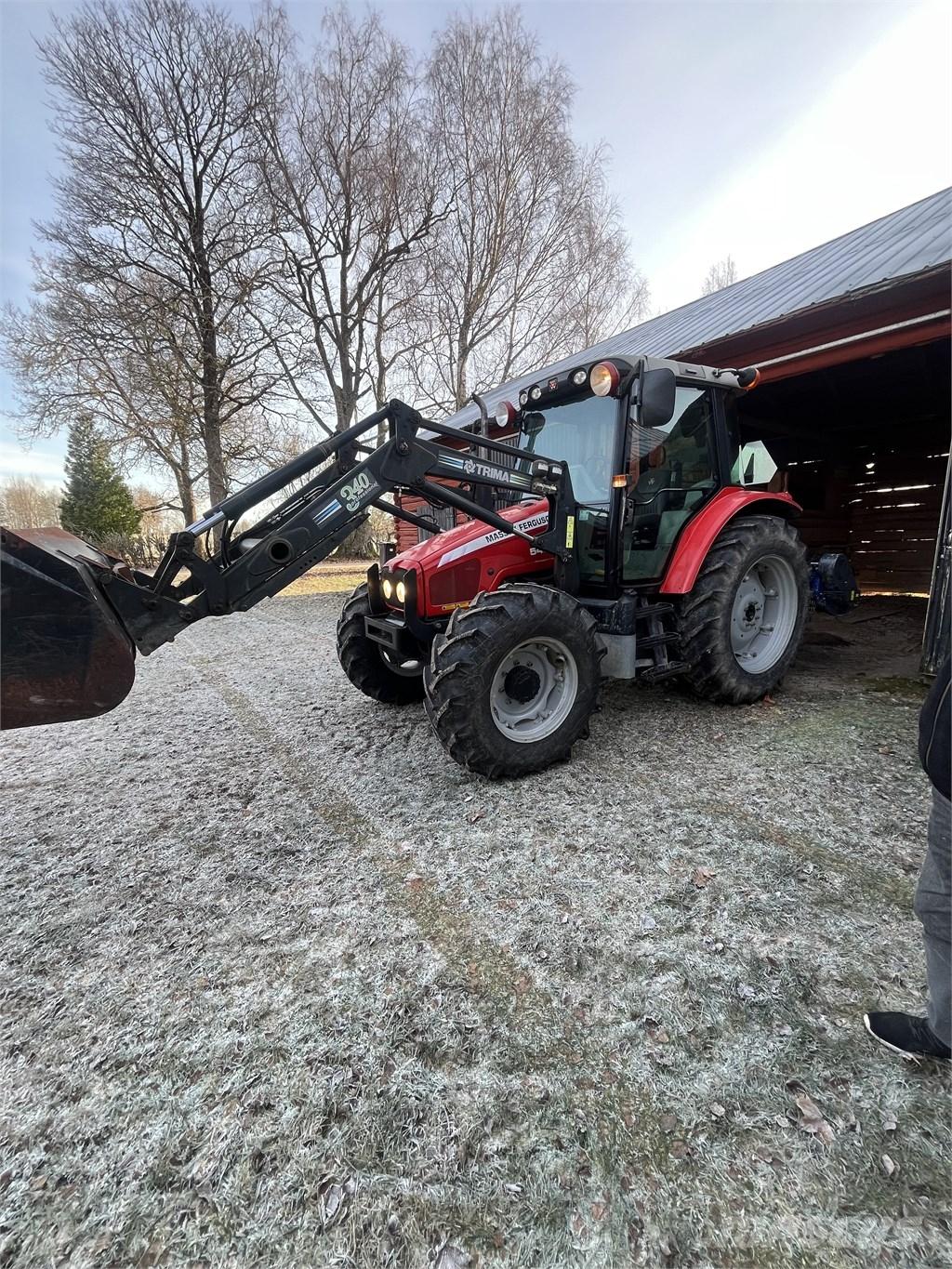 Massey Ferguson 5435 Tractors