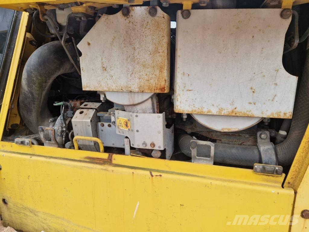 Komatsu D 65 PX-18 Crawler dozers