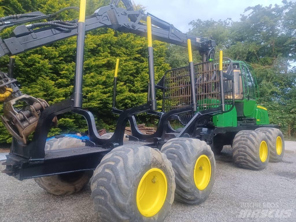 John Deere 810 E Forwarders