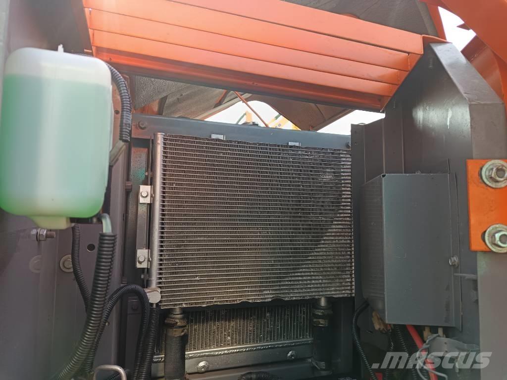 Hitachi ZX 70 Midi excavators  7t - 12t