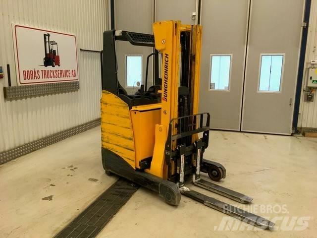Jungheinrich ETV 110 Reach trucks