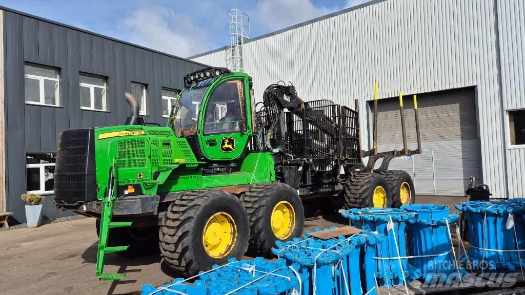 John Deere 1910 G Forwarders