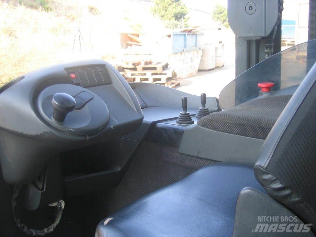 Linde R14 03 Reach trucks