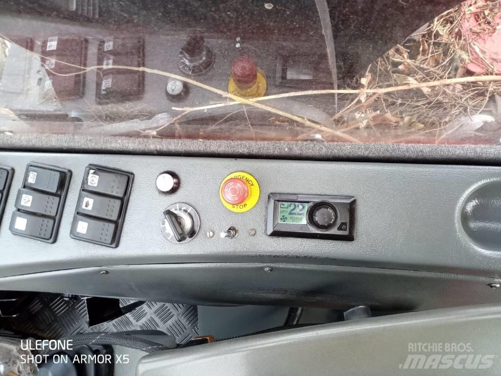 Komatsu 911 Harvesters