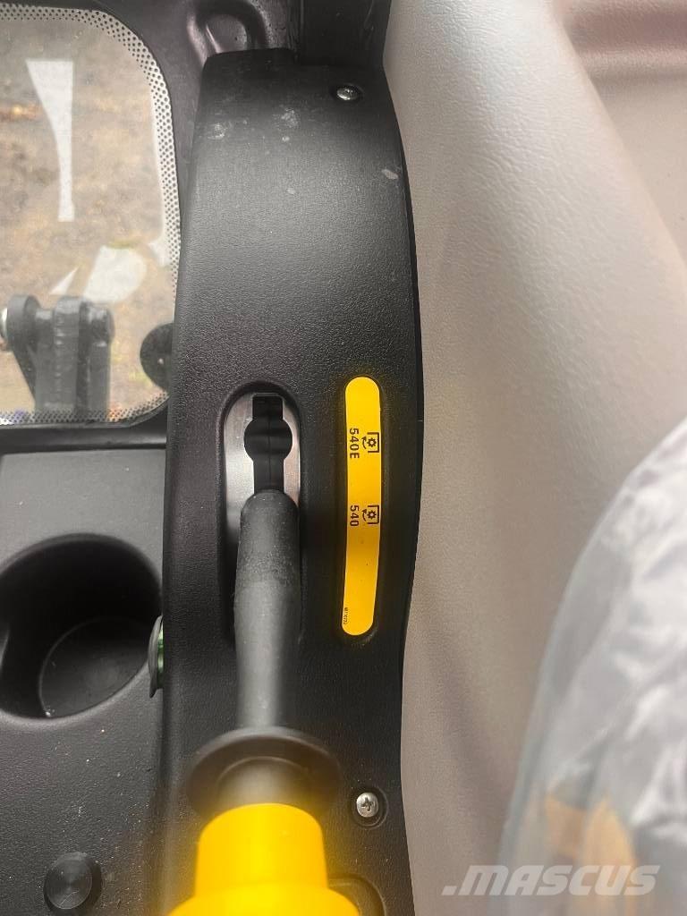 Case IH Farmall 75 A Tractors