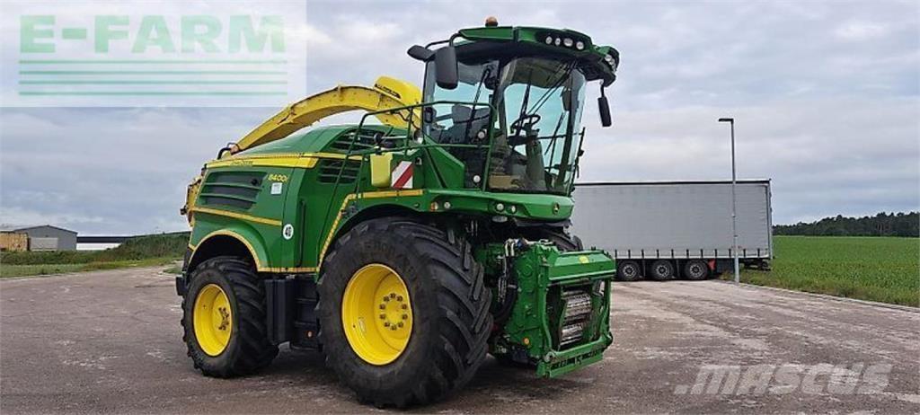 John Deere 8400 Self-propelled foragers