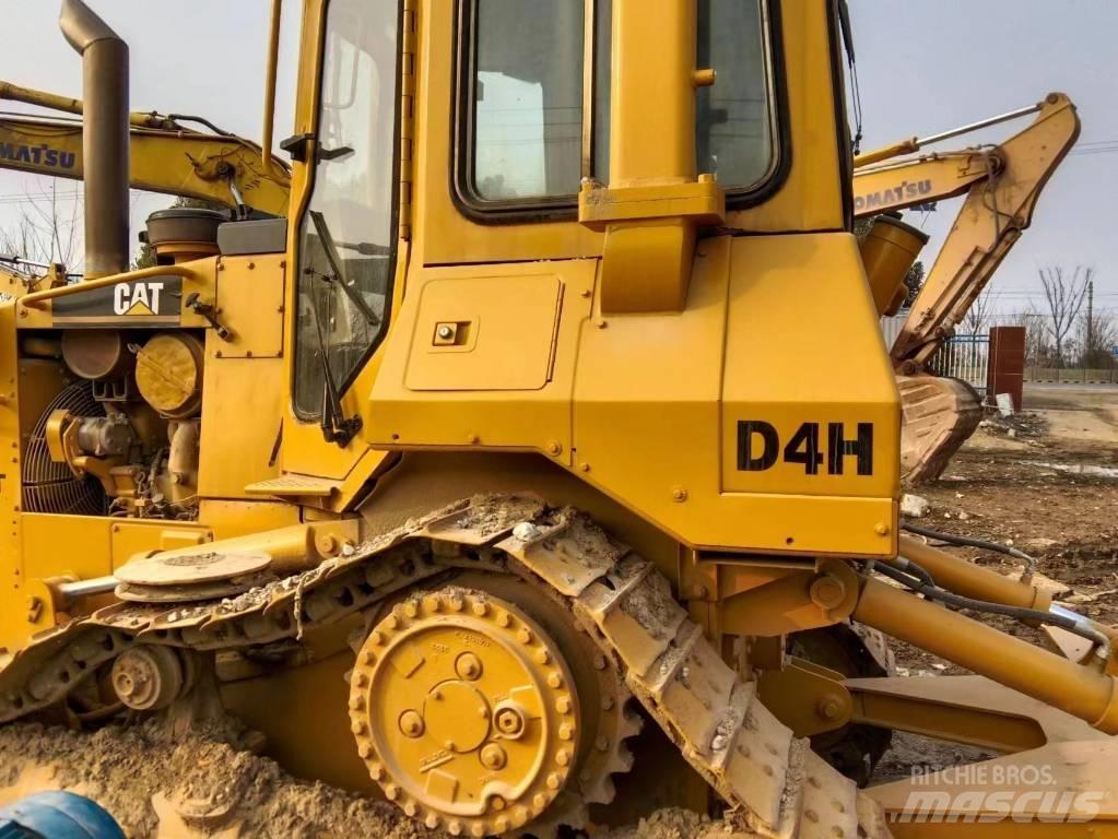 CAT D 4 H Crawler dozers