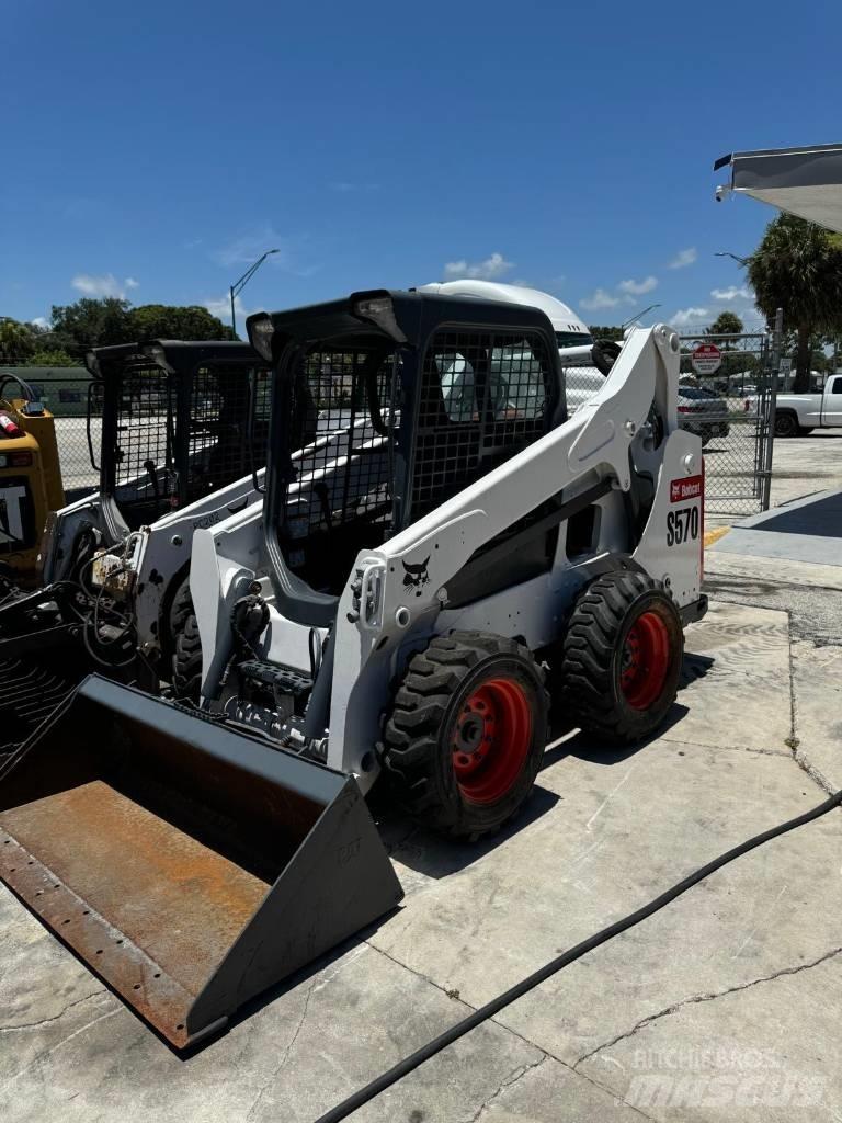Bobcat S570 Skid steer loaders