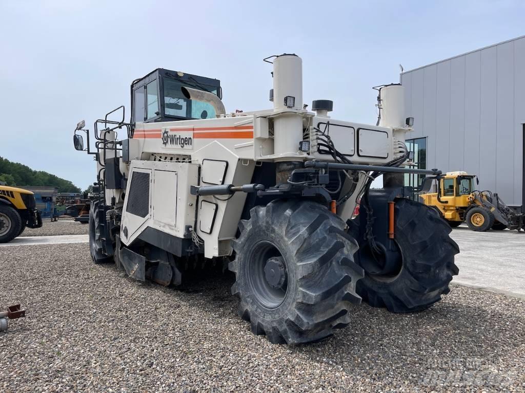 Wirtgen WR2500 Asphalt recyclers