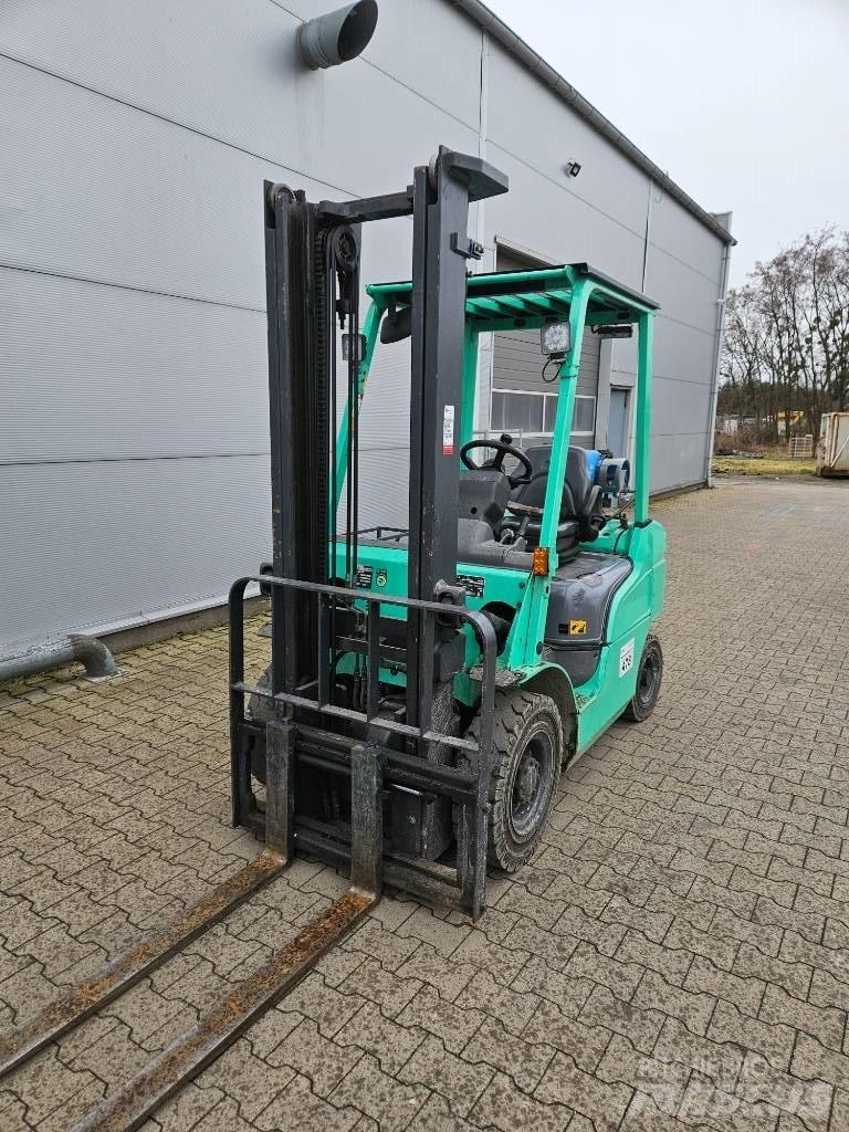 Mitsubishi FG 25 LPG trucks