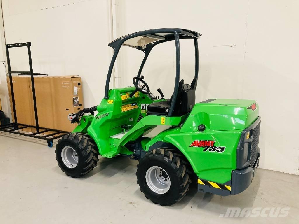 Avant 735 Mini loaders
