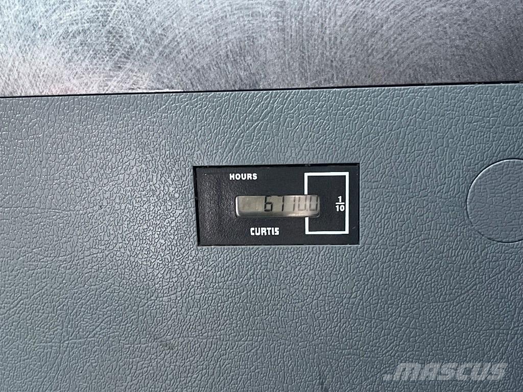 Hyundai HX140L Crawler excavators