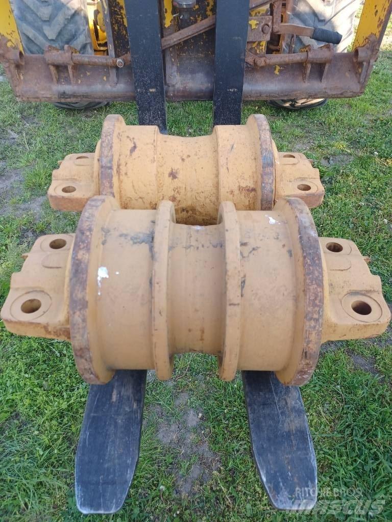 Komatsu D 155 Tracks, chains and undercarriage