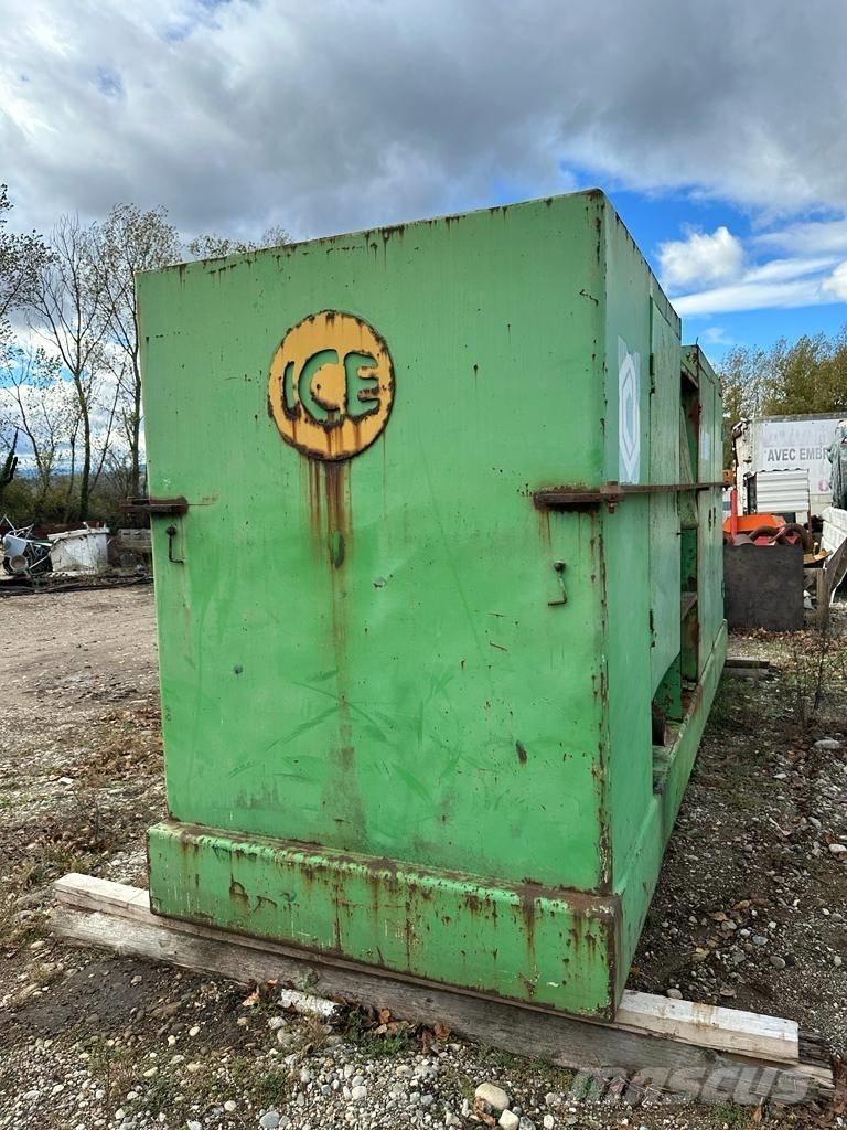  ICE 8514 + 780 Vibratory pile drivers