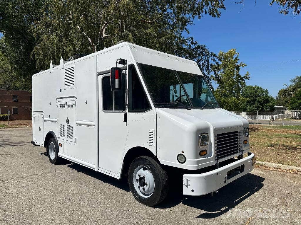  frieghtliner mt45 Pick up/Dropside