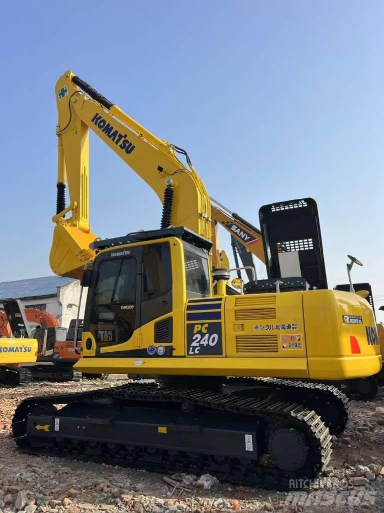 Komatsu 240-8 Crawler excavators