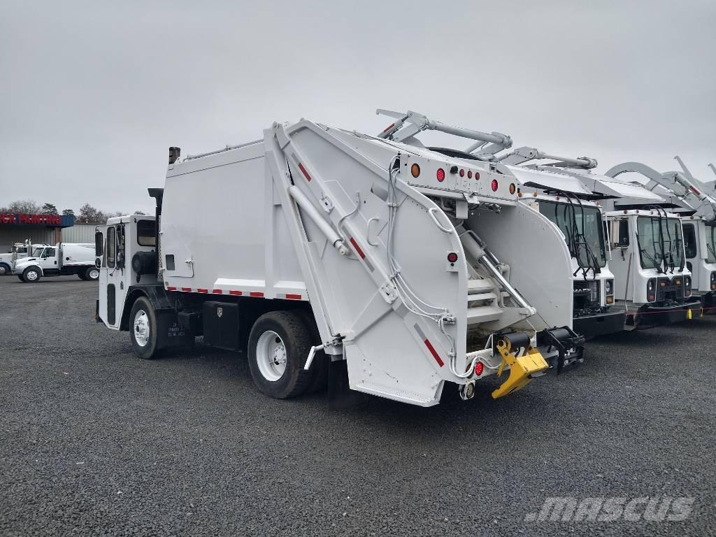 CCC LOW ENTRY Waste trucks