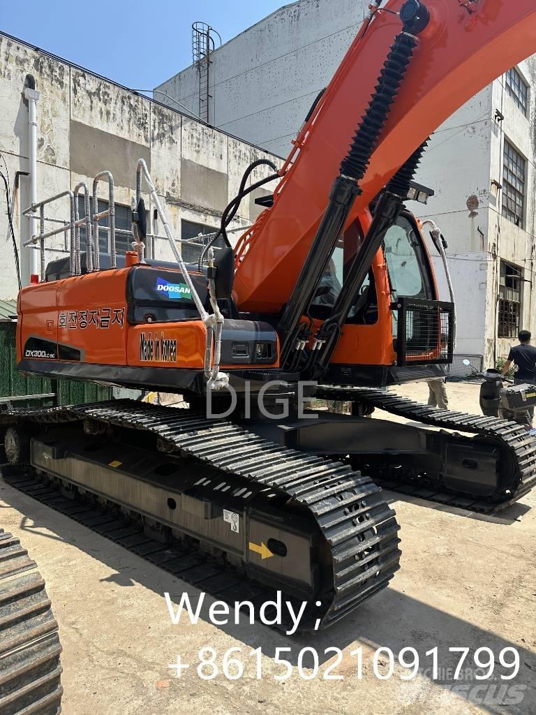 Doosan DX 300 Midi excavators  7t - 12t