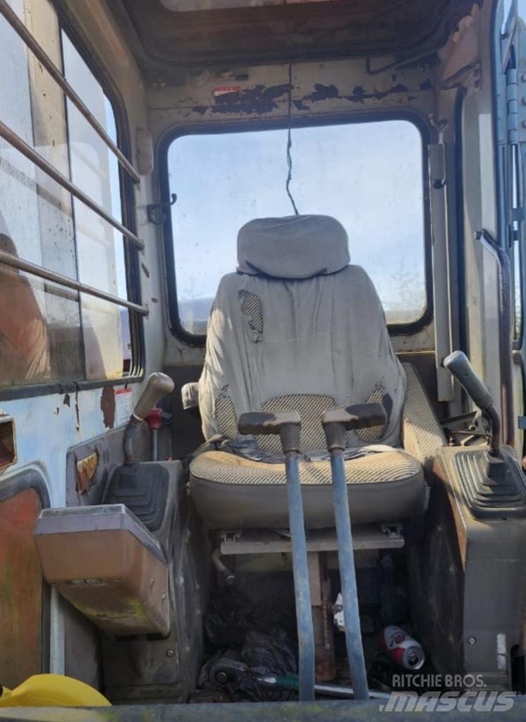 Hitachi EX 200 LC Crawler excavators