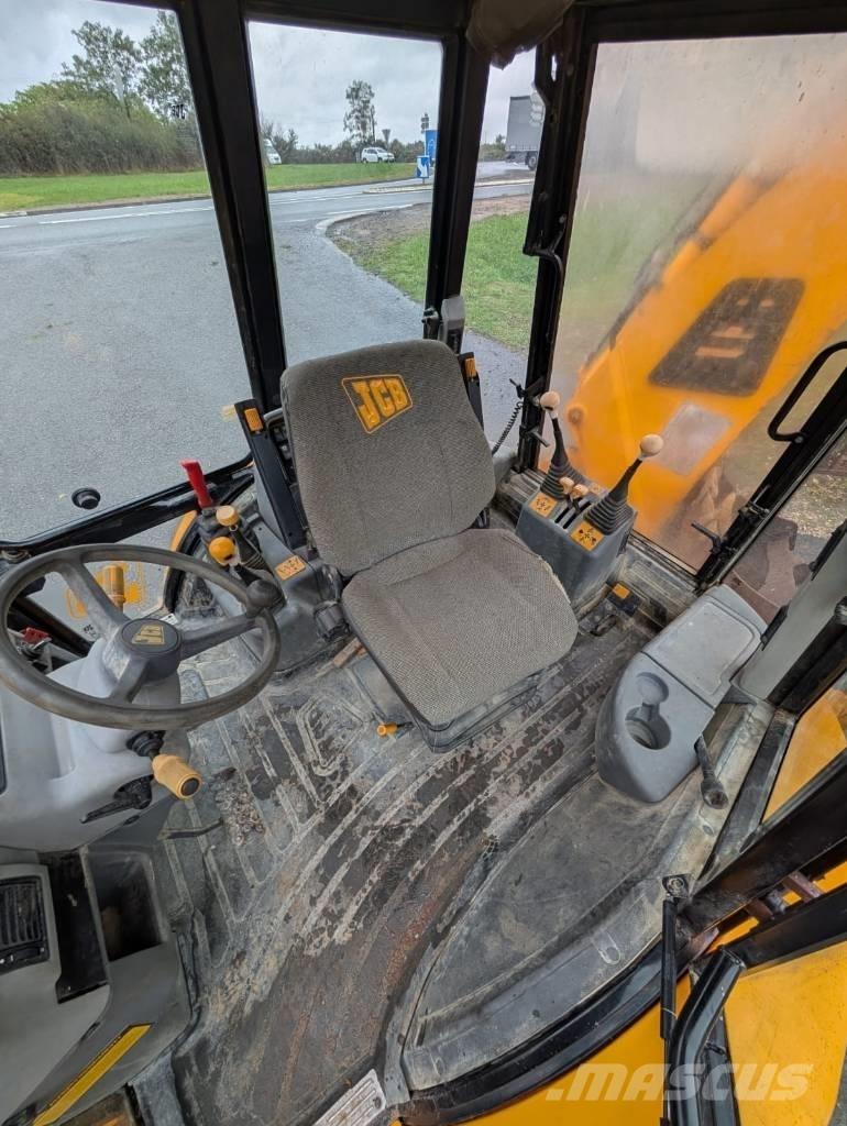 JCB 3 CX Backhoe loaders