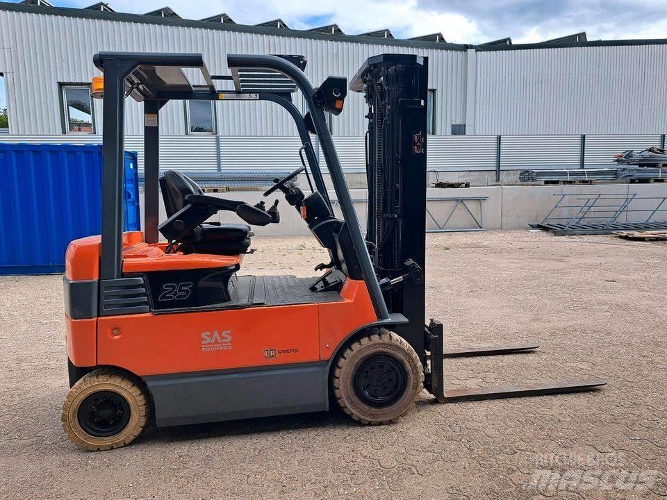 Toyota 7FBMF25 Construction - Others