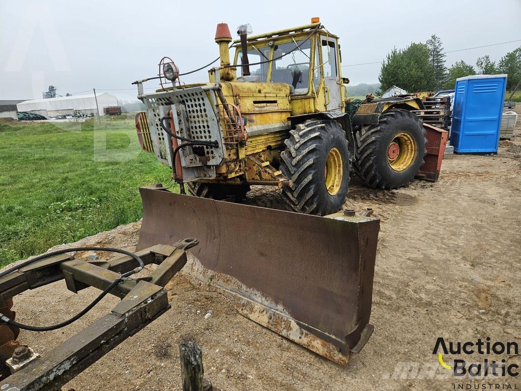  Onbekend T-157K Tractors