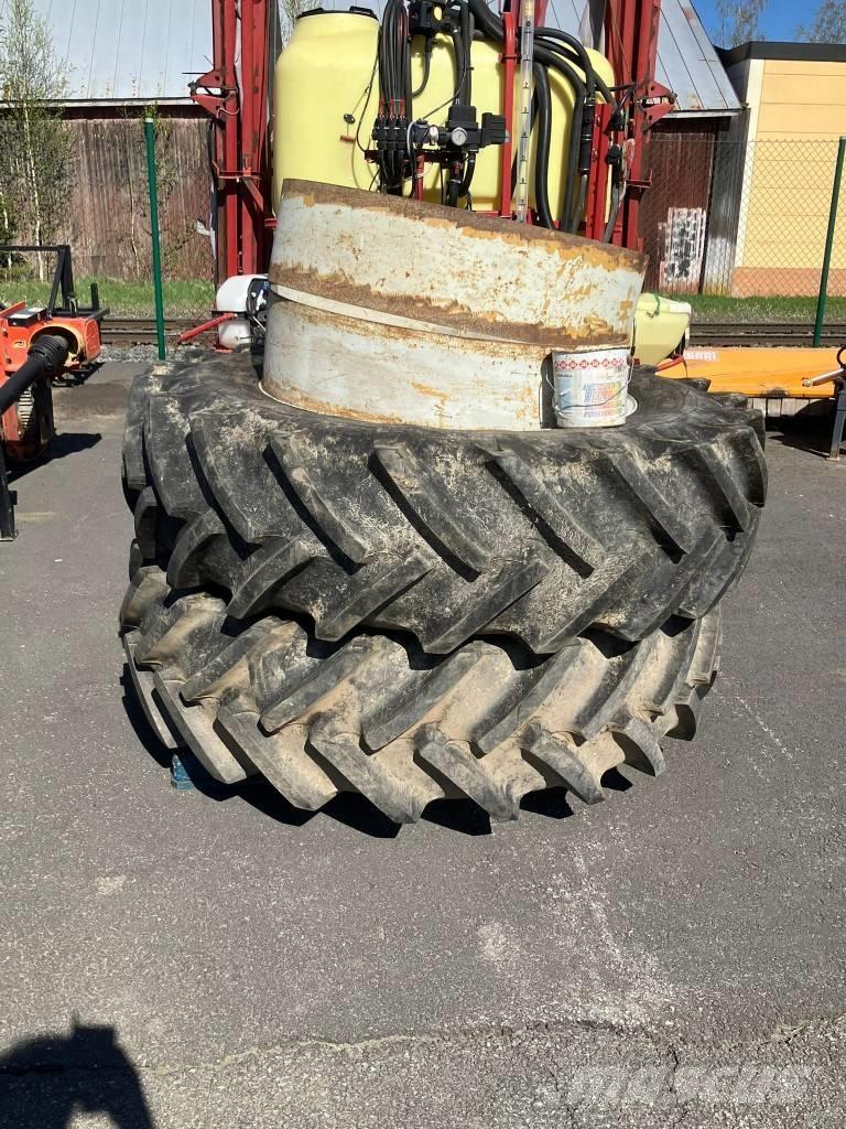  Paripyörät 18.4-38 Tyres, wheels and rims