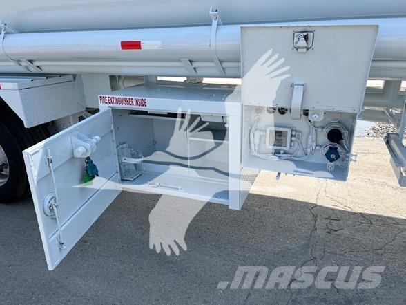Heil PETROLEUM TANK Tanker semi-trailers