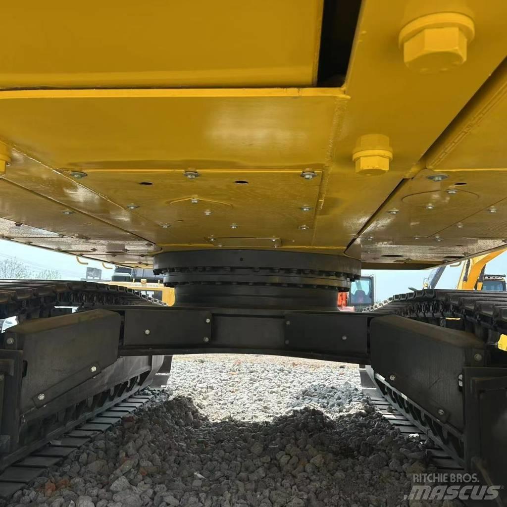 Komatsu 450-8 Crawler excavators