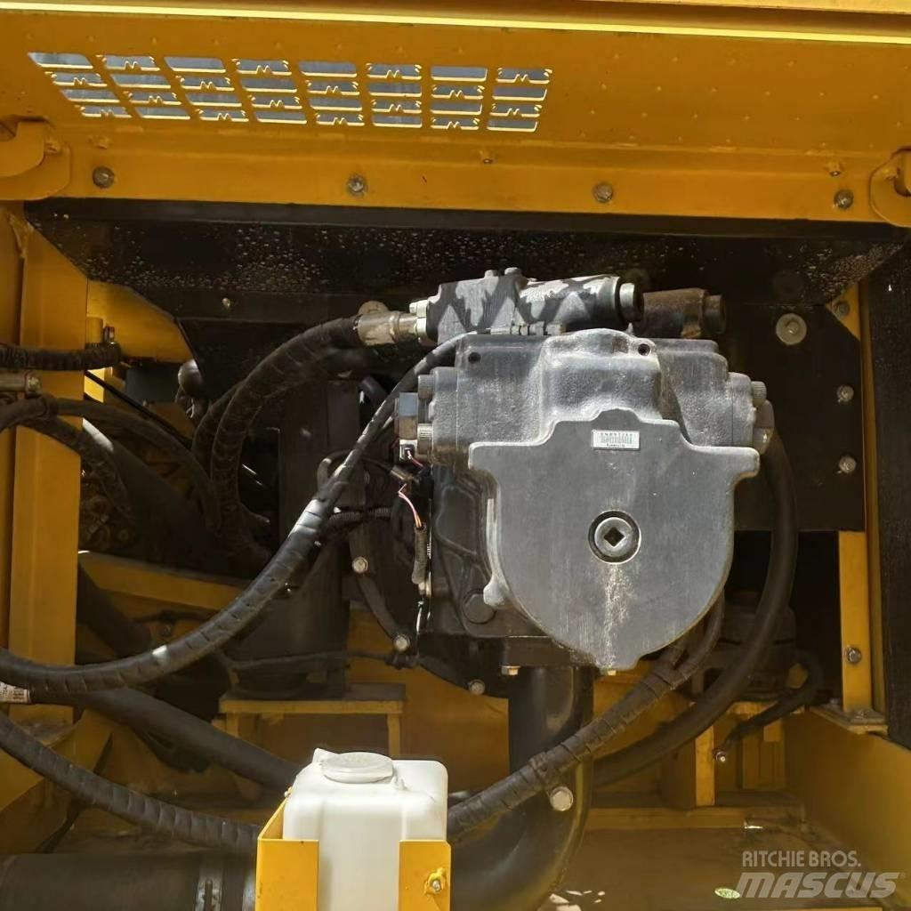 Komatsu 450-8 Crawler excavators