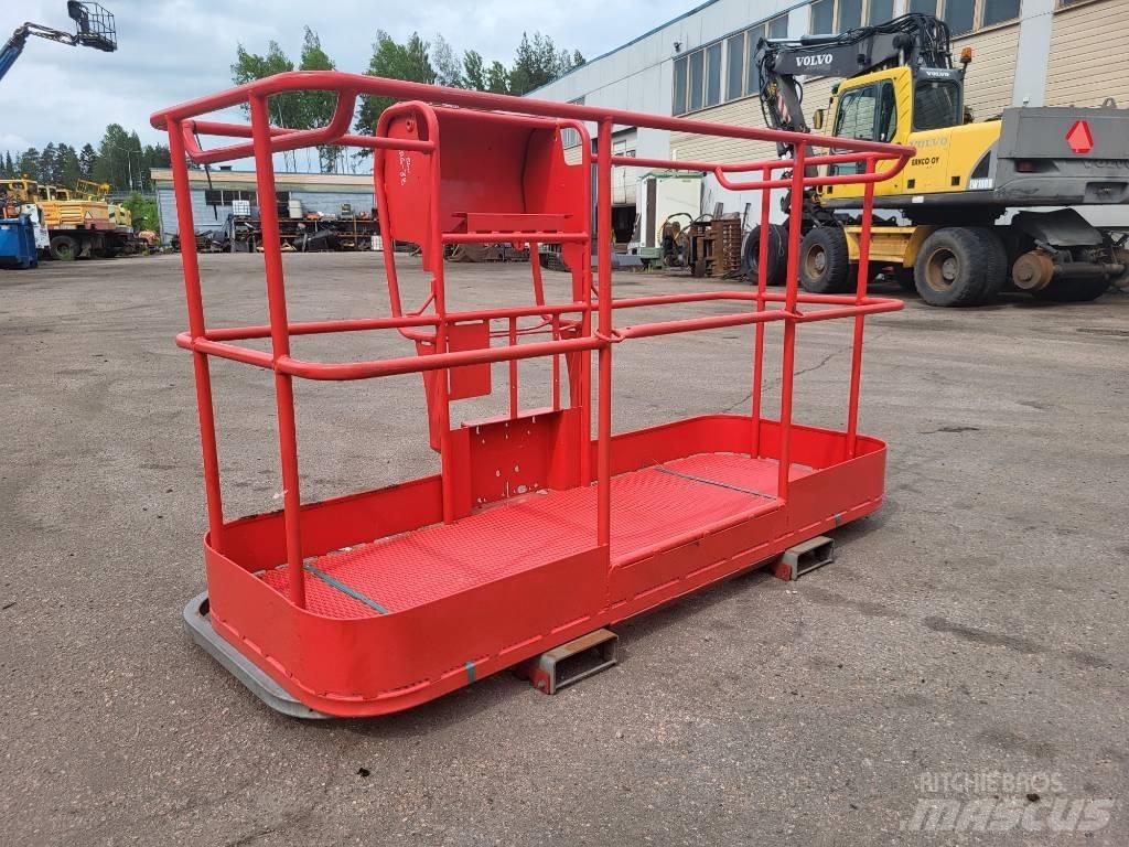 Manitou 200 ATJ kori Vertical mast lifts