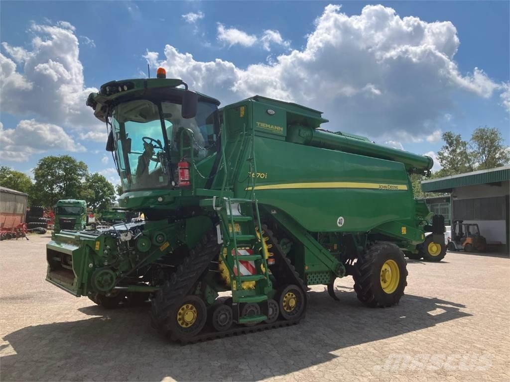 John Deere T670 Combine harvesters