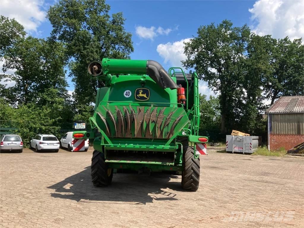 John Deere T670 Combine harvesters