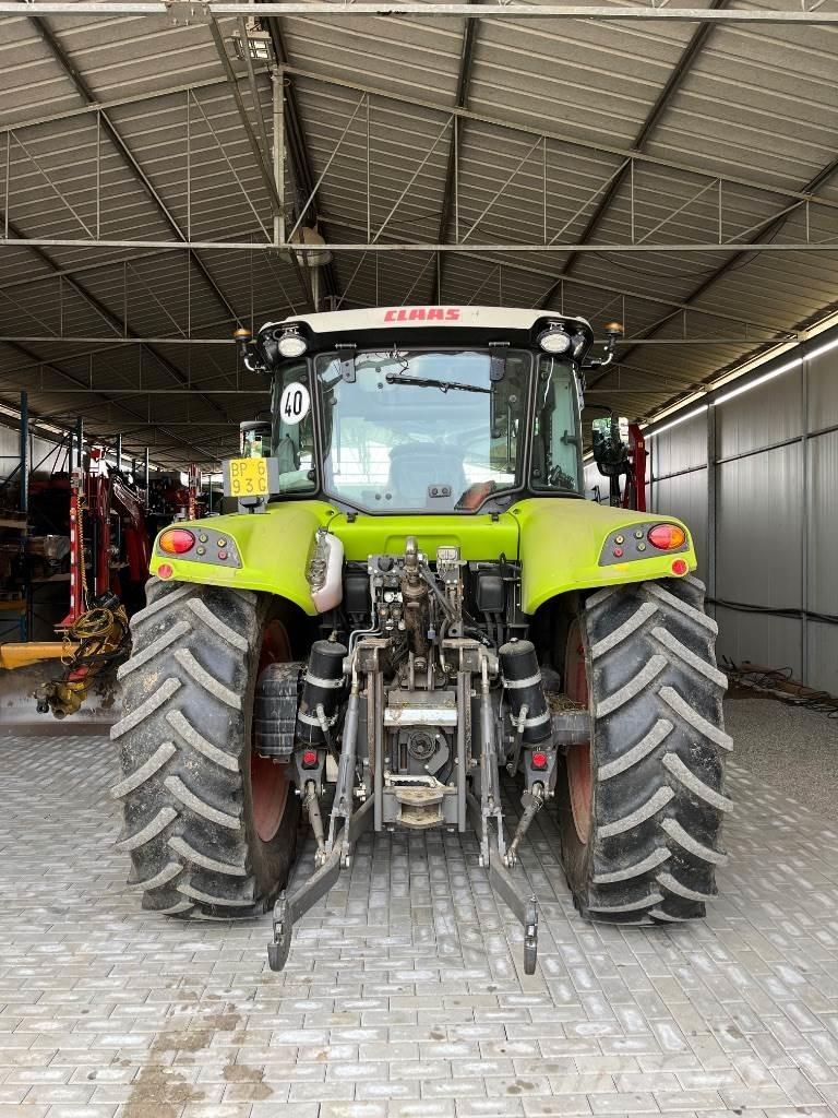 CLAAS Arion 440 Tractors