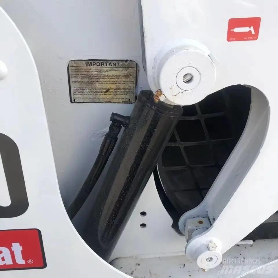 Bobcat S300 Skid steer loaders