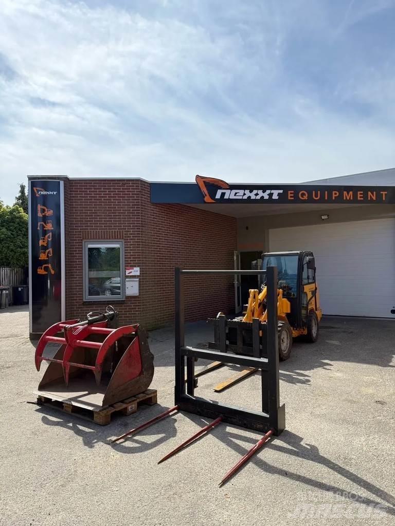 Schäffer 2428 Mini loaders