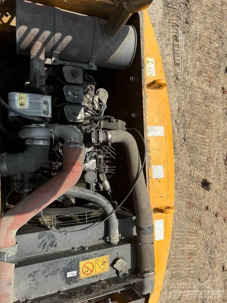 Hyundai R150W-9 Wheeled excavators