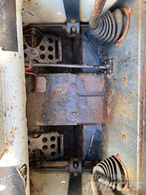 Bobcat 7753 Skid steer loaders