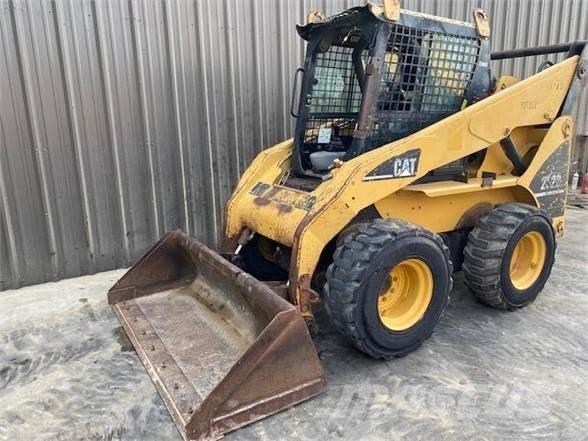 CAT 262B Skid steer loaders