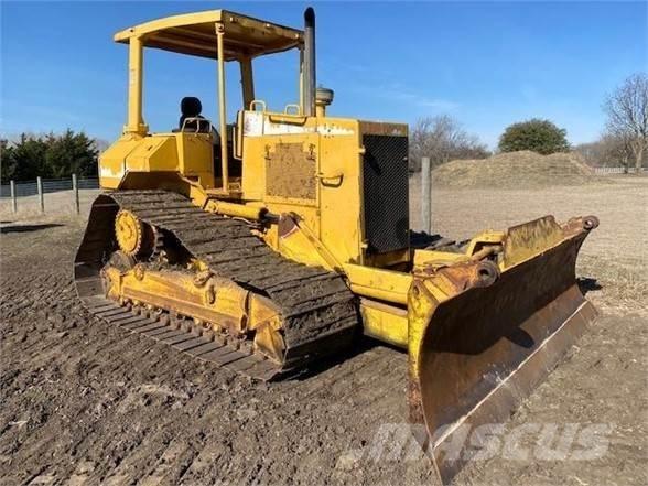 CAT D5M LGP Crawler dozers