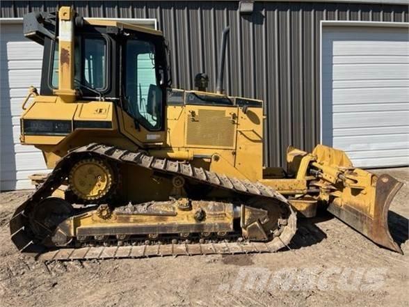 CAT D5M LGP Crawler dozers