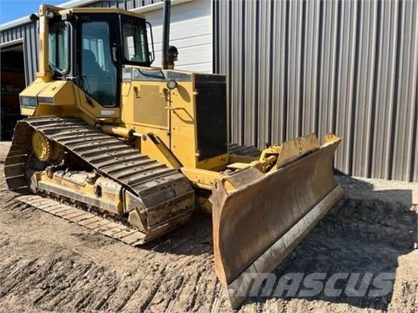 CAT D5M LGP Crawler dozers