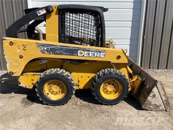 John Deere 317 Skid steer loaders