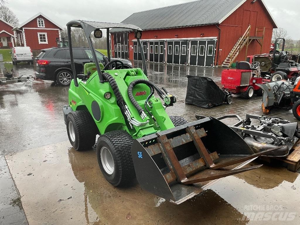 Avant 528 Multi purpose loaders